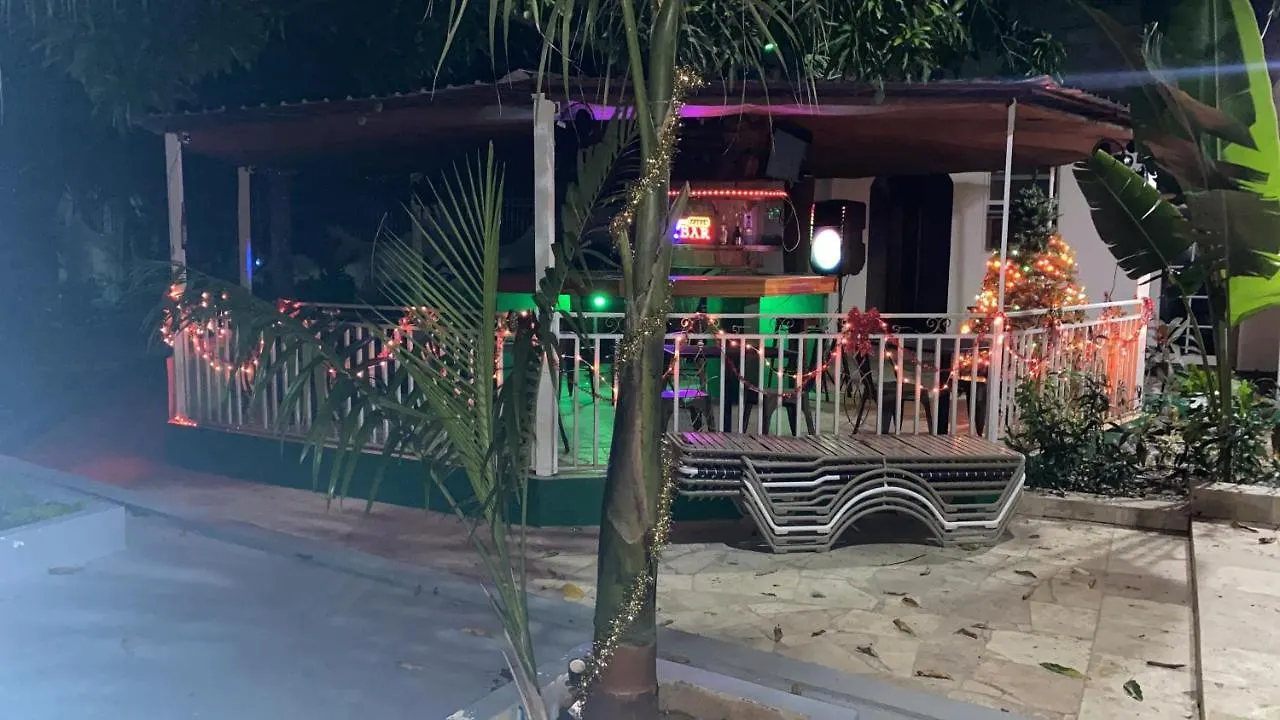 Mountain View Hotel And Bar Restaurant Кап-Аитьен